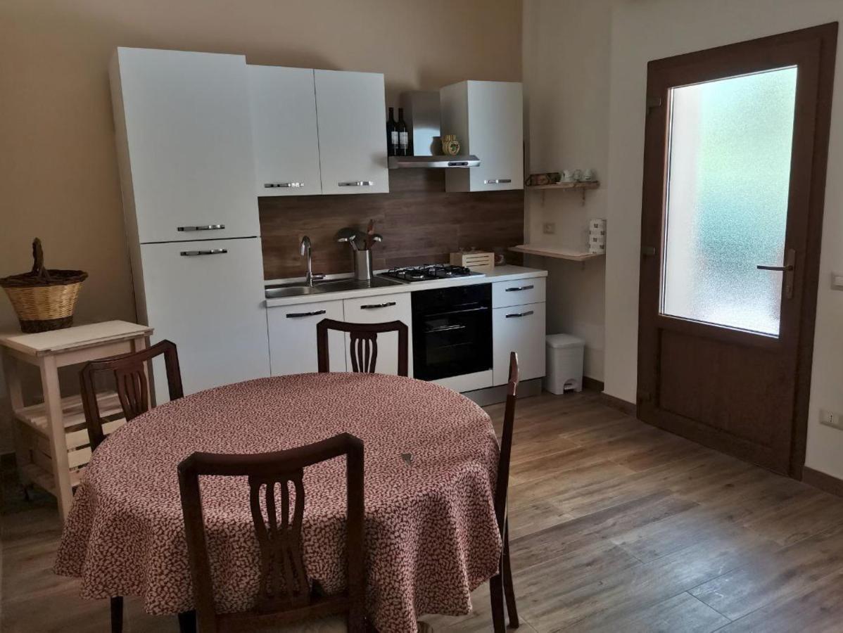 Al Centesimo Chilometro - Ristoro Del Pellegrino Vandrarhem Montefiascone Exteriör bild