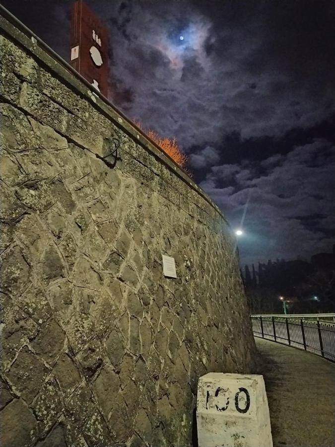 Al Centesimo Chilometro - Ristoro Del Pellegrino Vandrarhem Montefiascone Exteriör bild